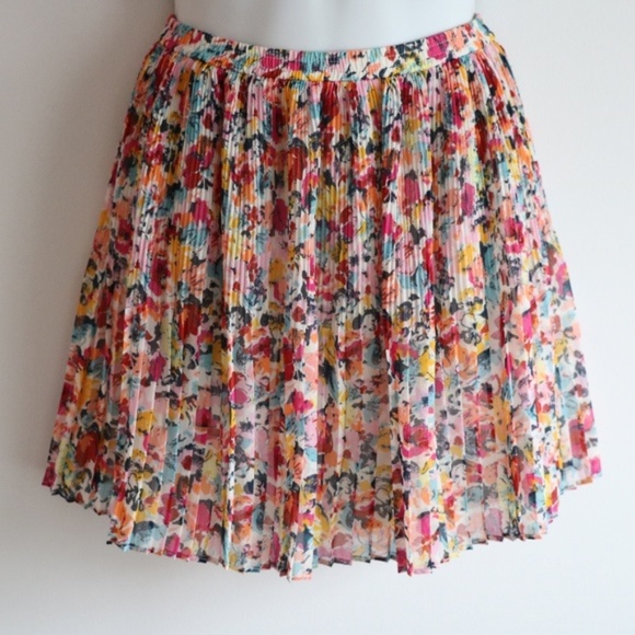 BCBG Floral Pleated Mini Skirt - Picture 2 of 5